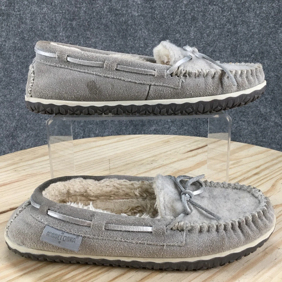 Minnetonka Shoes Womens 6M Moccasin Slip On Slippers Shearling 40159 Gray Fabric - Image 1 of 4
