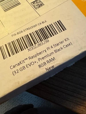 Tarjeta SD CanaKit Raspberry Ultimate Kit Pi 4 4 GB 32 GB Foto 1 de 2