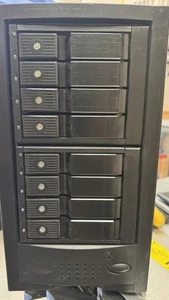 8-bay Trayless SAS/SATA tower - Model J0806T - Afbeelding 1 van 3