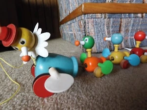 VINTAGE TODDLER 1956 FISHER PRICE PULL TOY MAMA DUCK AND THREE BABIES WOODEN - Picture 1 of 11