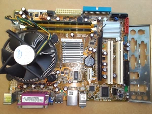 KIT ASUS P5 945GC/DP-MB - P5GC-MX/V+CPU+DDR2 - TESTATA 100% OK! - Afbeelding 1 van 5