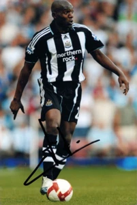 NEWCASTLE & CAMERÚN: FOTO DE ACCIÓN 6x4 firmada por Geremi + certificado de autenticidad - Imagen 1 de 1