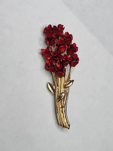Red Rose Bouquet Brooch Pin Flowers Roses Floral Gold Tone Vintage Signed DM 97 - Picture 1 of 8