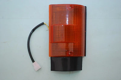 MITSUBISHI FUSO CANTER FE444 FE 444 FRONT INDICATOR LAMP RH NEW Foto 1 de 4