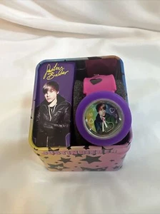 NEU 2011 Bravado Justin Bieber Armbanduhr Lila mit Sammlerbox - Bild 1 von 4