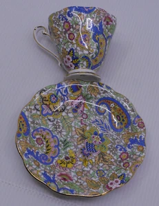 VINTAGE ROYAL STANDARD ENGLISH BONE CHINA CUP & SAUCER, PAISLEY CHINTZ PATTERN - Picture 1 of 6