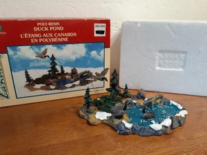 2001 LEMAX Village Collection Landscape Duck Pond 13365A - Bild 1 von 6