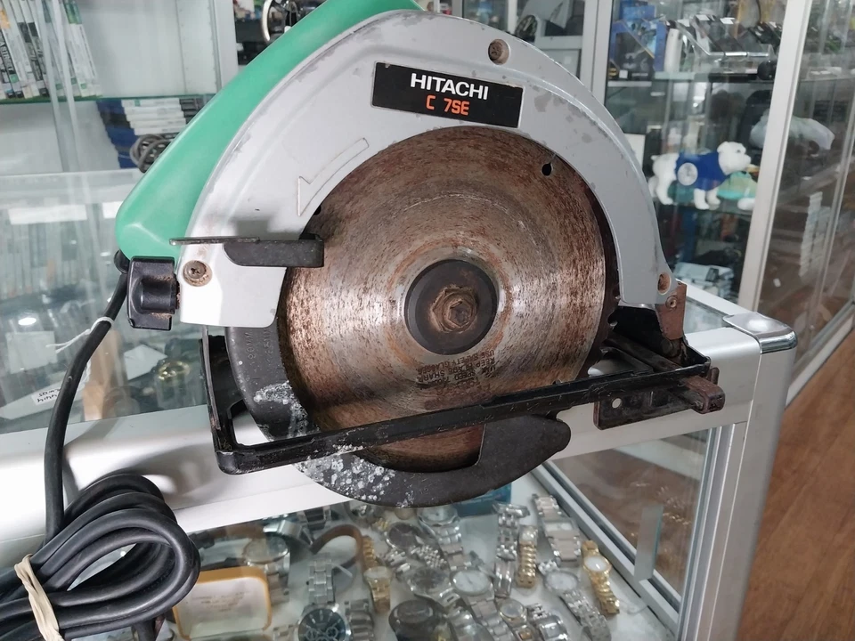 Sierra circular Hitachi C 7SE 190 mm - 240 V con cable 1080 W Foto 1 de 4