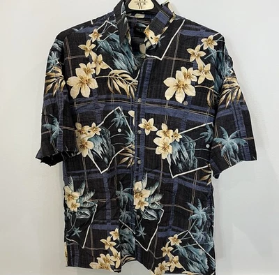Van Heusen Hawaiian Shirt Men’s Size - Large - Image 1 of 3