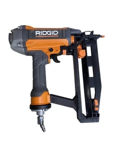 RIDGID AT161000 16-Gauge 2-1/2" Pneumatic Straight Finish Nailer - Picture 1 of 8