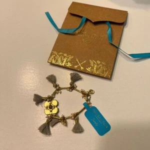 Pulsera Anthropologie Boho Borla Dije Diseño Floral Dorado con Caja Original - Imagen 1 de 5