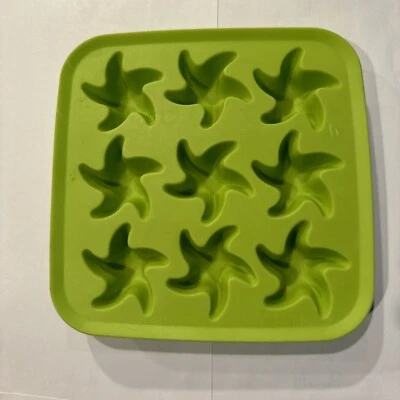 IKEA Starfish Ice Cube Tray Mold Silicone Flexible Rubber 9 Cavity Green Party  - Image 1 of 2