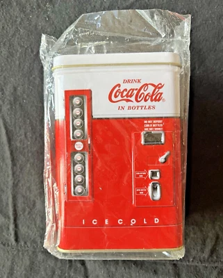 COCA-COLA Vending Machine - Vintage 1996 Collectible Tin in Original Cellophane - Image 1 of 4