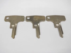 D.L. 67LB Key Blank Fits Honda Motorcycle Lot of 3 - Picture 1 of 2