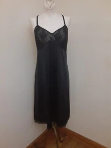 J.C.Penny Black Nylon And Lace Full Slip Size 36 / 14 - Picture 1 of 8