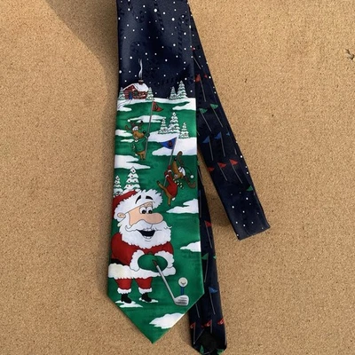 Corbata Hallmark Yule Saludos Para Hombre Papá Noel Golf Navidad Azul 3.5” Foto 1 de 4