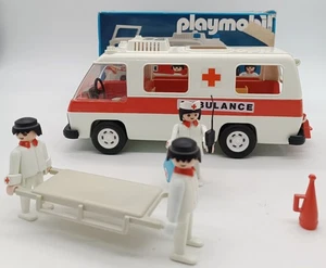 PLAYMOBIL: Krankenwagen-Set (3254) mit 3 Figuren - Bild 1 von 4