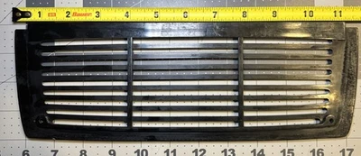 1970 MERCEDES BENZ 280 SE UPPER DASH SPEAKER GRILLE W108, W109 1965-1973 - Image 1 of 4