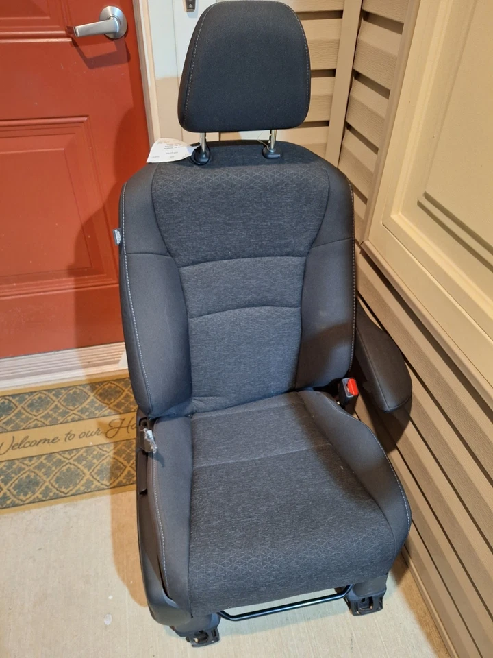 Asiento manual de tela para pasajero delantero derecho Honda Pilot 2017-2018 - negro Foto 1 de 2