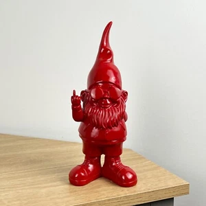 Adorno para sala de estar dedo medio grosero travieso rojo gnomo gonk jardín regalo - Imagen 1 de 8