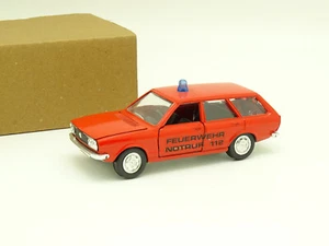 Schuco Sb 1/43 - VW Passat Variant B1 Feuerwehr - Bild 1 von 2