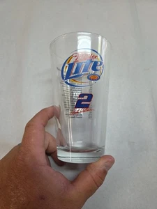 Juego de 2 vasos de cerveza Miller Lite Rusty Wallace Nascar 2003 calendario pinta - Imagen 1 de 3