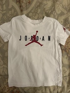 Boys Air Jordan T Shirt Size Youth Medium (5/6) White Black Flight Jumpman Nike - Picture 1 of 2