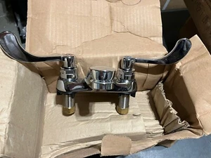 American Standard Chrome Faucet Monterrey Centerset 5500175.002 - Picture 1 of 4