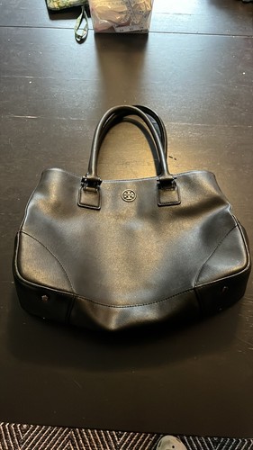 Borsa a mano Tory Burch in pelle nera.