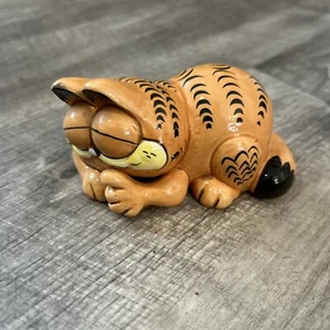 Vintage 1978 Sleeping Lying Down Garfield Cat Enesco Ceramic Figurine 1978 - Picture 1 of 7