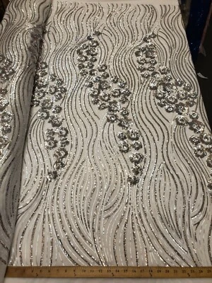 Tela de lentejuelas florales plateadas bordadas en malla de polietileno graduación - "Ondulado de lujo" Foto 1 de 4