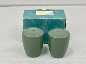 Noritake Colorwave Salt & Pepper Shakers Set - Green - Picture 1 of 2