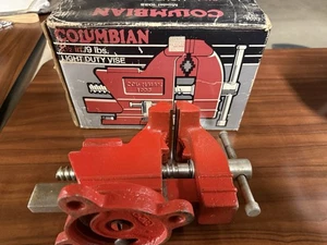 Tornillo de banco colombiano de 3-1/2" con base giratoria modelo 1035 excelente estado con caja - Imagen 1 de 5