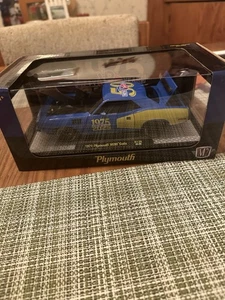 M2 MACHINES 1971 PLYMOUTH HEMI CUDA VP RACING 50 YEAR ANN. 1/24 BLUE 40300 136 A - Picture 1 of 3