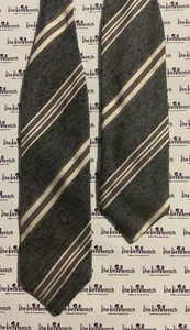 BROOKS BROTHERS Silk Gray Striped Design Pointed Ends Bow Tie(New-Minor Flaws) - Picture 1 of 2