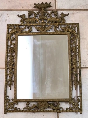 Par de marcos de latón antiguos grandes, ornamentados 23" x 15" querubines, dragones, gárgolas Foto 1 de 4