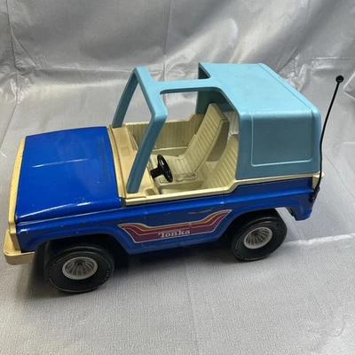 Vintage Tonka Jeep 4x4 Blue Truck SUV 1970s Metal Pressed Steel Toy Vehicle - Image 1 of 4