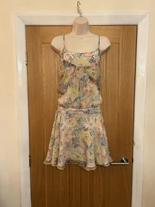 Reiss Ladies Yellow Ditsy Cold Shoulder 100% Silk Strap Dress Size 14 40in Chest - Picture 1 of 22