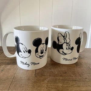 Disney Topolino Minnie Mouse Set di 2 Tazzine da Caffè Artista Schizzo Grande 16 Oz - Foto 1 di 11