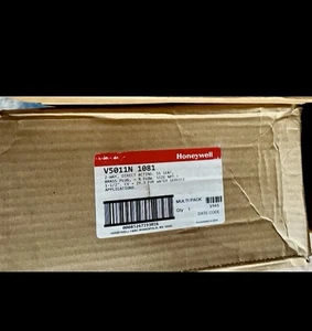 Honeywell 2-Way Globe Steam Valve 1-1/2" - Brass V5011N1081 New old stock - Picture 1 of 2