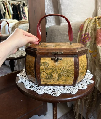 复古 60 年代 Anton Pieck 木盒钱包,顶部提手包,风景艺术 — 第 1/4 张图片