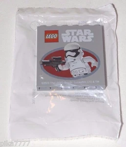 2015 LEGO Star Wars Force Awakens Friday STORMTROOPER BRICK Toys R Us Exclusive - Picture 1 of 3