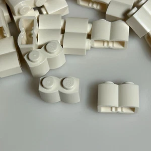 50 per lot NEW LEGO 1x2 White Palisade Bricks (30136/4114328) - Picture 1 of 3