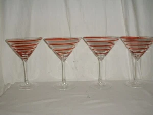 4 vasos de Martini Pier 1 Swirline rojo 6 3/4" - Imagen 1 de 1
