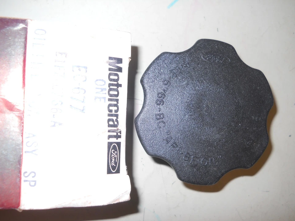 Ford Escort 1981 82 83 84 85 caducidad 1,6 L tapa de llenado de aceite nuevo Foto 1 de 1