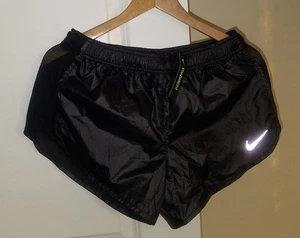 Nike Damen leichte schwarze Activewear Laufshorts integrierter Slip Dri-Fit Gr. M - Bild 1 von 4