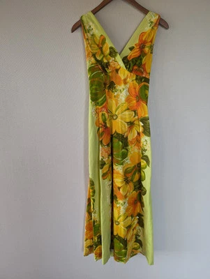 Vintage Hawaiian Watteau Dress Size 6 Small Green Floral Waterfall Back Wedding - Image 1 of 4