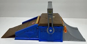 Champ Ramp Freestyle Spielset mit Monstertruck, 1:64 - Bild 1 von 11