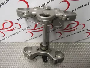 TRIUMPH TIGER EXPLORER 1200 2014 COMPLETE YOKE TOP & BOTTOM STEERING STEM BK368 - Picture 1 of 5