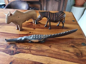Holztiere Holzfiguren Tiere Krokodil Zebra Alte Tiere aus Holz Holzarbeiten - Bild 1 von 7